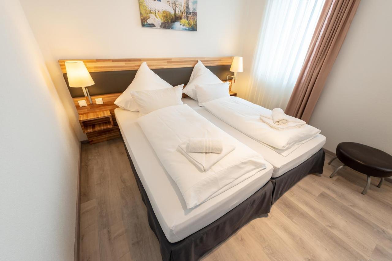 Hotel In Laisen Ρόιτλινγκεν Εξωτερικό φωτογραφία