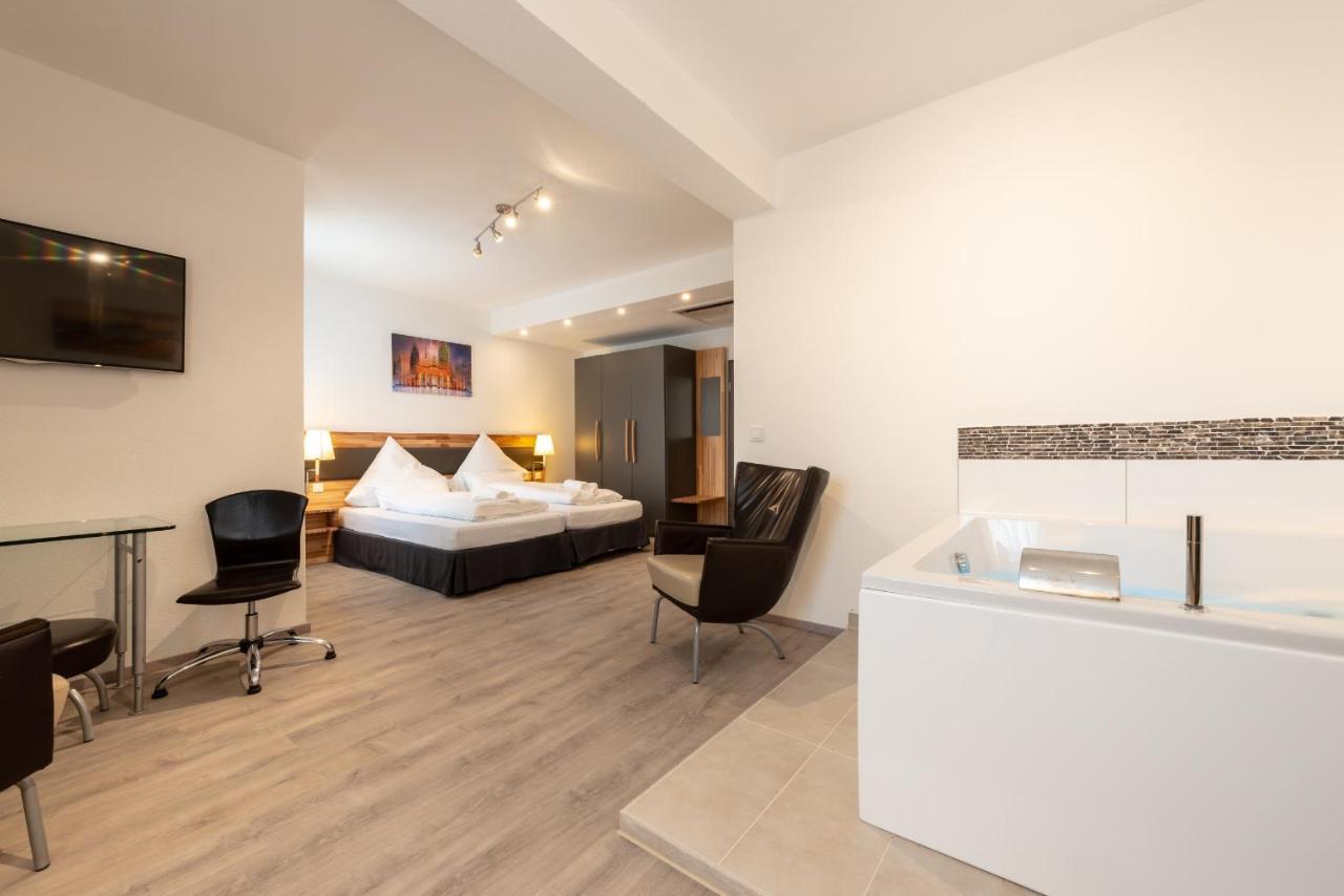 Hotel In Laisen Ρόιτλινγκεν Εξωτερικό φωτογραφία