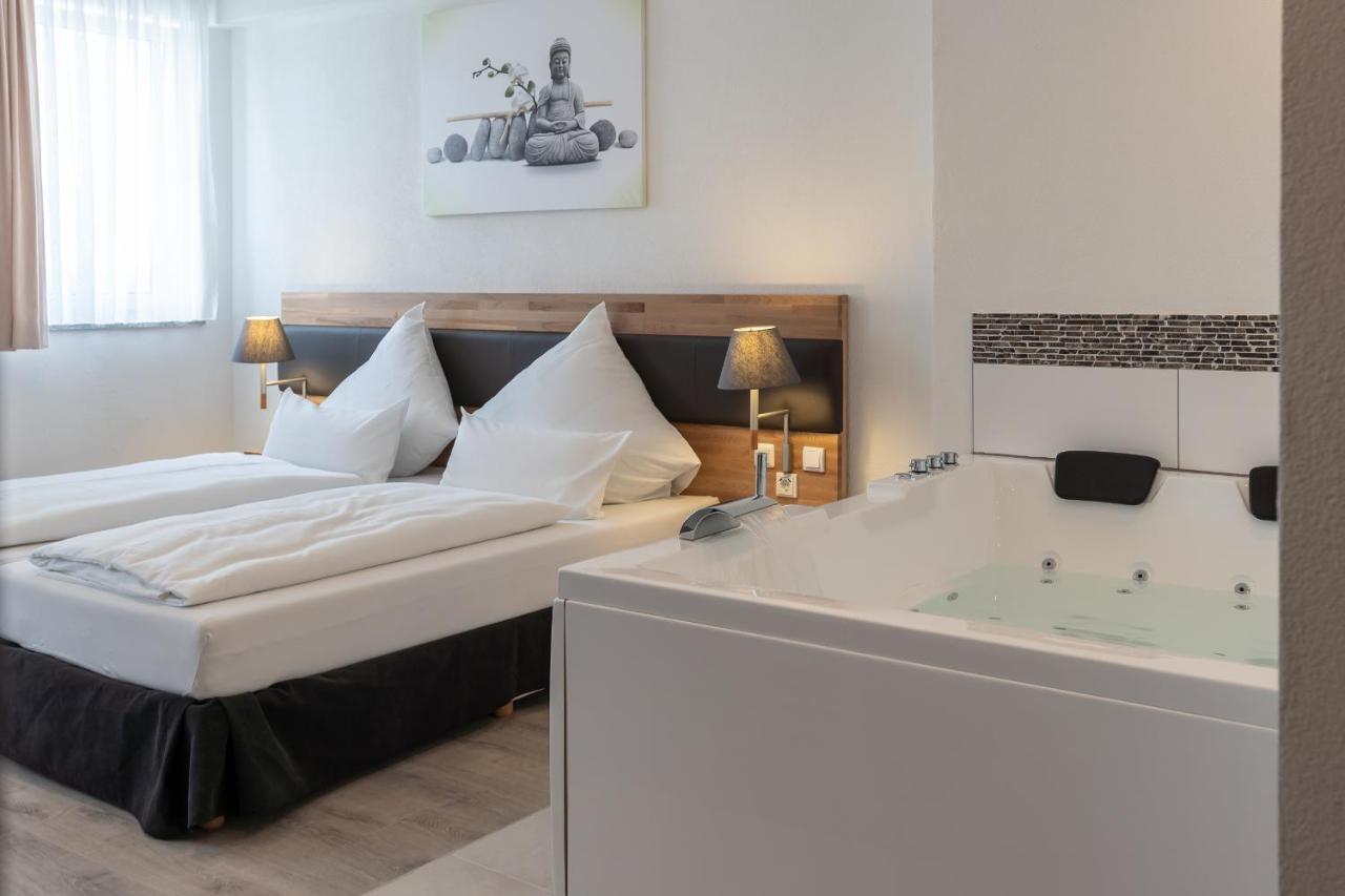 Hotel In Laisen Ρόιτλινγκεν Εξωτερικό φωτογραφία